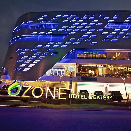 Ozone Hotel Pantai Indah Kapuk Jakarta Luaran gambar
