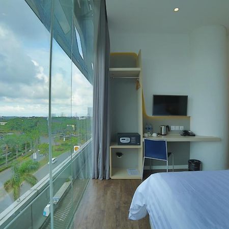 Ozone Hotel Pantai Indah Kapuk Jakarta Luaran gambar