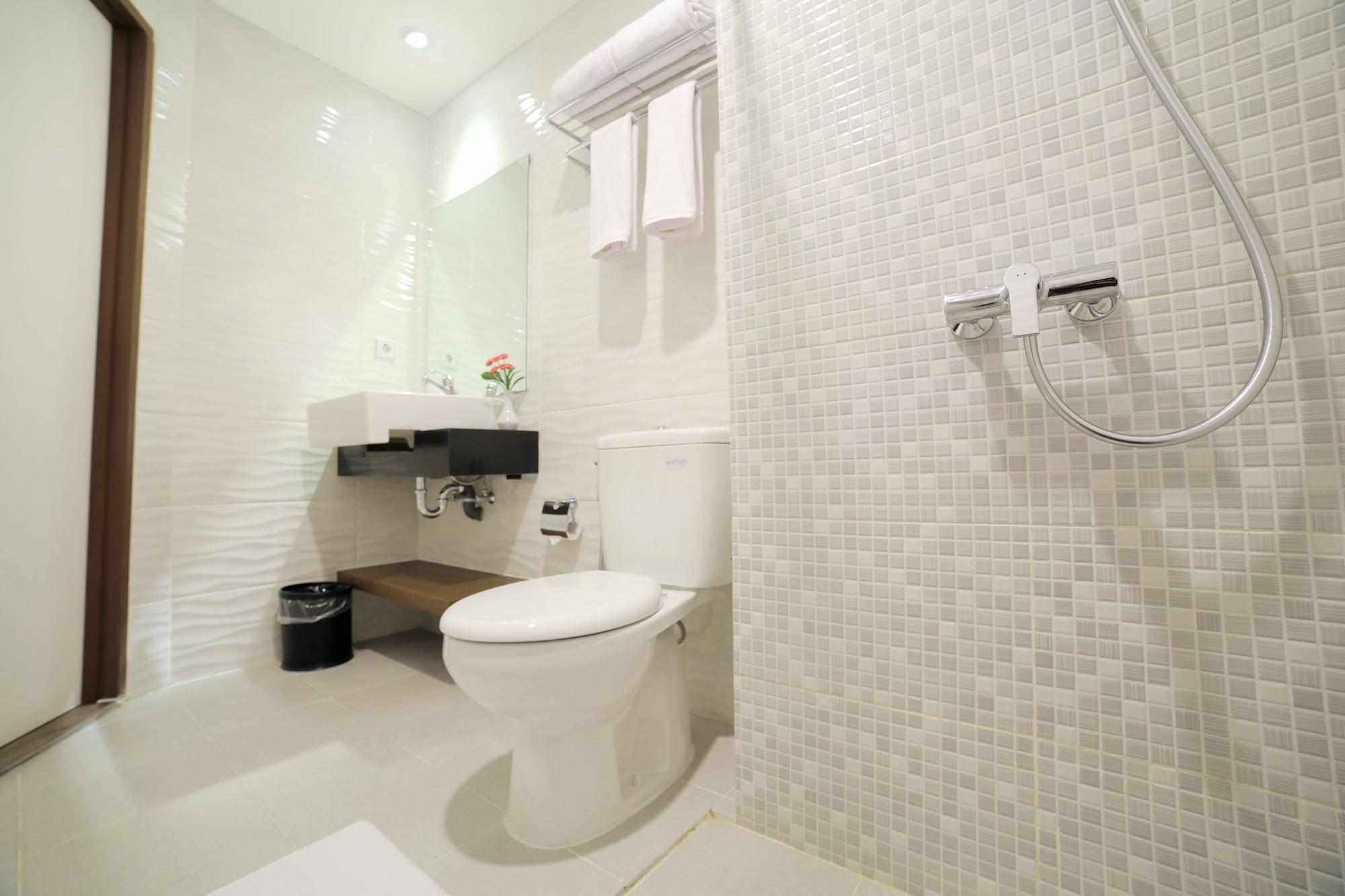 Ozone Hotel Pantai Indah Kapuk Jakarta Luaran gambar