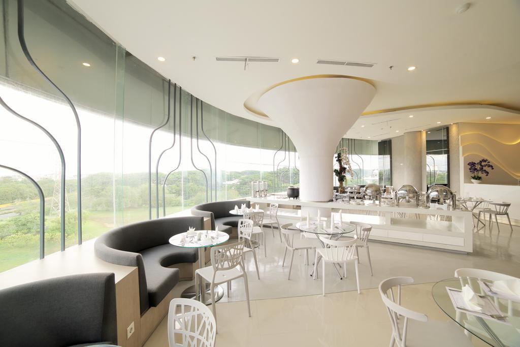 Ozone Hotel Pantai Indah Kapuk Jakarta Luaran gambar