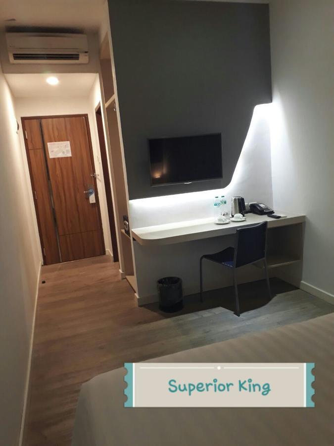 Ozone Hotel Pantai Indah Kapuk Jakarta Luaran gambar